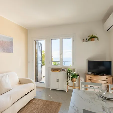 Panoramic Sea View In *