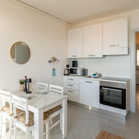 Panoramic Sea View In アパート *